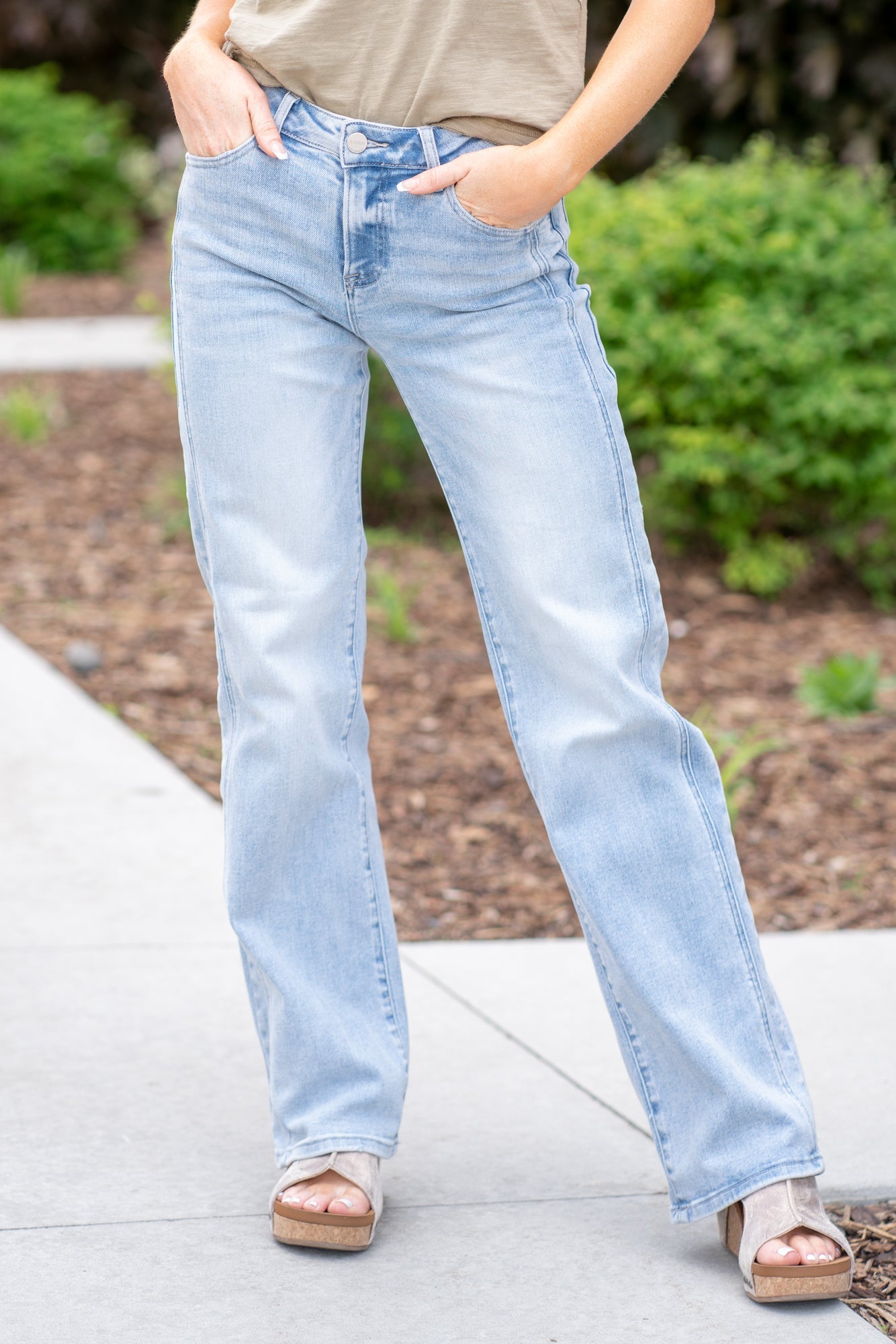 Light Blue Wash Mid Rise Straight Leg Jeans