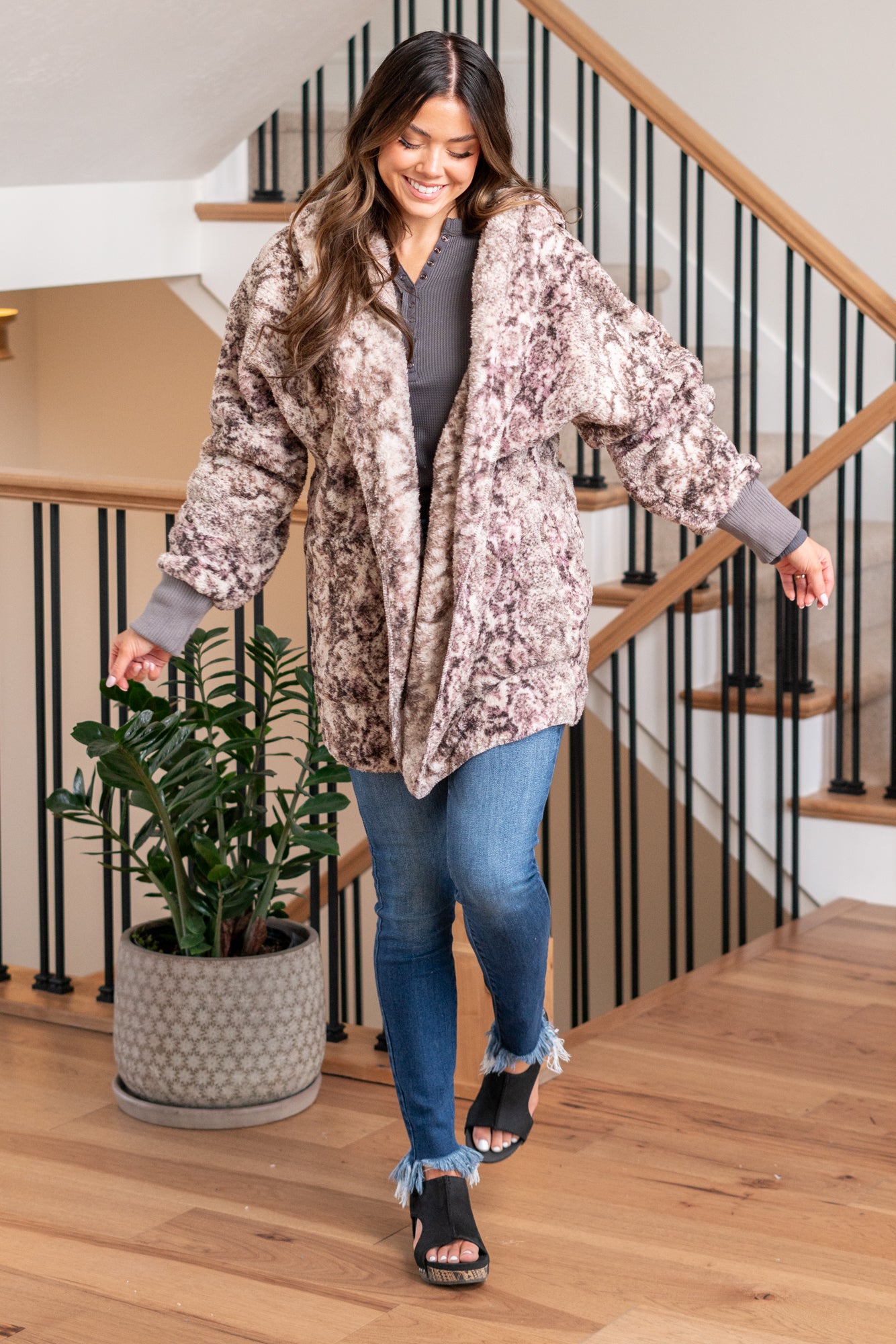 Hem & Thread   This is that cozy jacket you will throw on every day and go! One size fits most with an open neckline and long sleeves and side pockets.   Color: Mauve Neckline: Open  Sleeve: Long 100% POLYESTER Style #: 19918C-Mauve