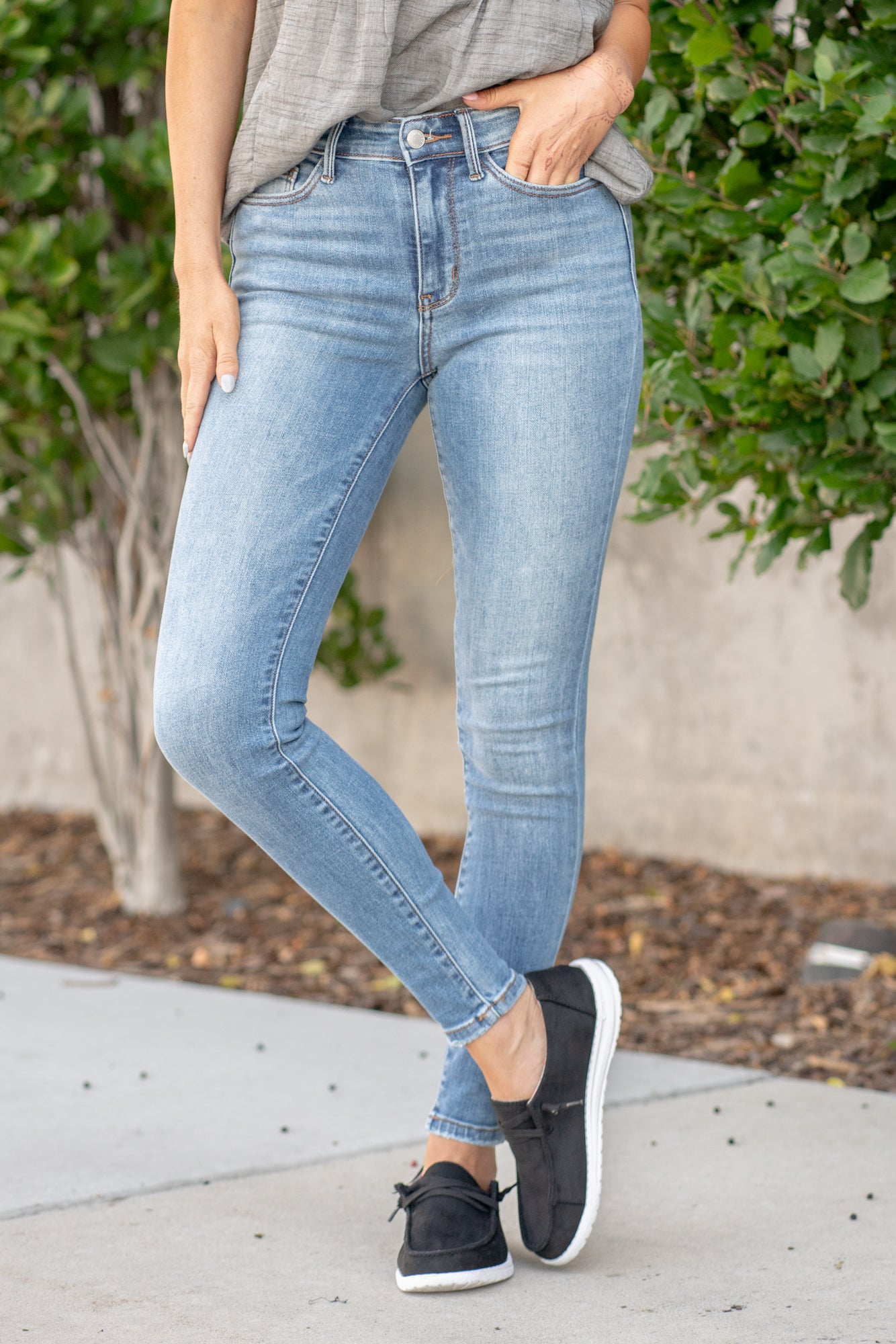 Judy Blue Jeans | Mid Rise Vintage Skinny | Olive Branch, MS