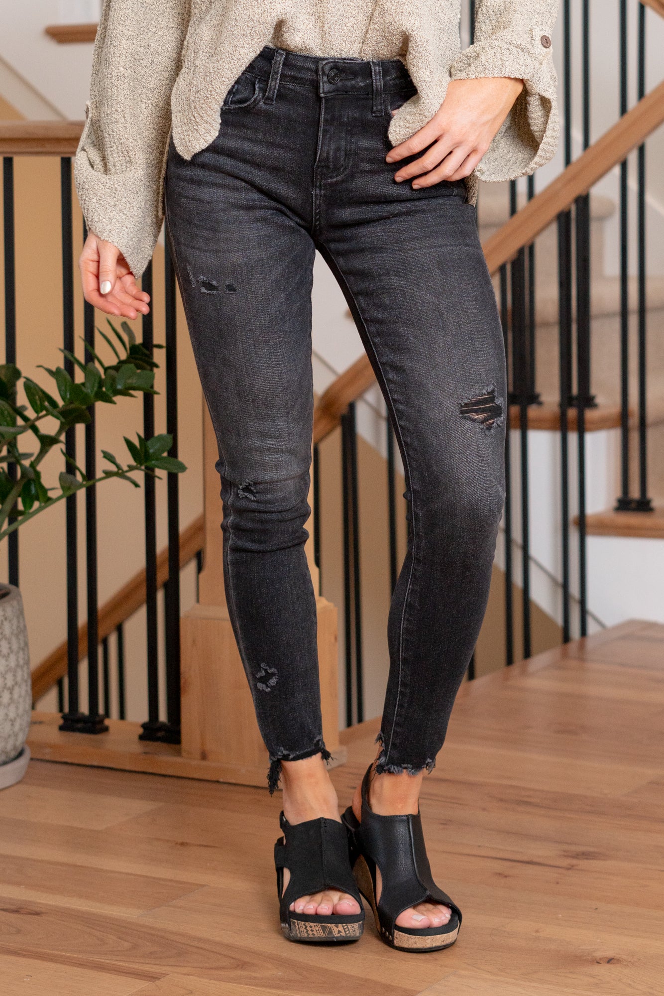 Well Made Mid Rise Uneven Hem Ankle Skinny