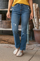 Flying Monkey Jeans Wash: Dark Blue Cut: Boot Cut, 29" Inseam* Rise: High Rise, 10" Front Rise* 93% COTTON 5% POLYESTER 2% SPANDEX Stitching: Classic Fly: Zipper  Style #: F4096 Contact us for any additional measurements or sizing.  *Measured on the smallest size, measurements may vary by size.  Sarah wears a size 25 in jeans, a small in tops, and 8 in shoes. She is wearing size 25 in these jeans.