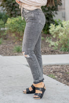 Vervet Flying Monkey Jeans  These high-waisted straight-leg jeans have a comfortable stretch to them with distressed legs and a released hem, they will be your fall go-to denim.  Color: Grey Wash Cut: Straight, 28* Rise: High Rise, 10.5" Front Rise* Material: 93.8% COTTON, 5.4% POLYESTER, 0.8% SPANDEX Machine Wash Separately In Cold Water Stitching: Classic Fly: Zipper Style #: VT1172 Contact us for any additional measurements or sizing.