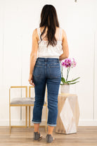 VERVET by Flying Monkey Jeans Collection: Winter 2021 Boyfriend , 26" Inseam Rise: High Rise, 10" Front Rise 92% COTTON, 6% POLYESTER, 2% SPANDEX Machine Wash Separately In Cold Water Stitching: Classic Fly: Zipper Fly  Style #: V2132 Contact us for any additional measurements or sizing.  Chloe is 5’8" and 130 pounds. She wears a size 3 in jeans, a small top and 8.5 in shoes. She is wearing a 26/3 in these jeans.