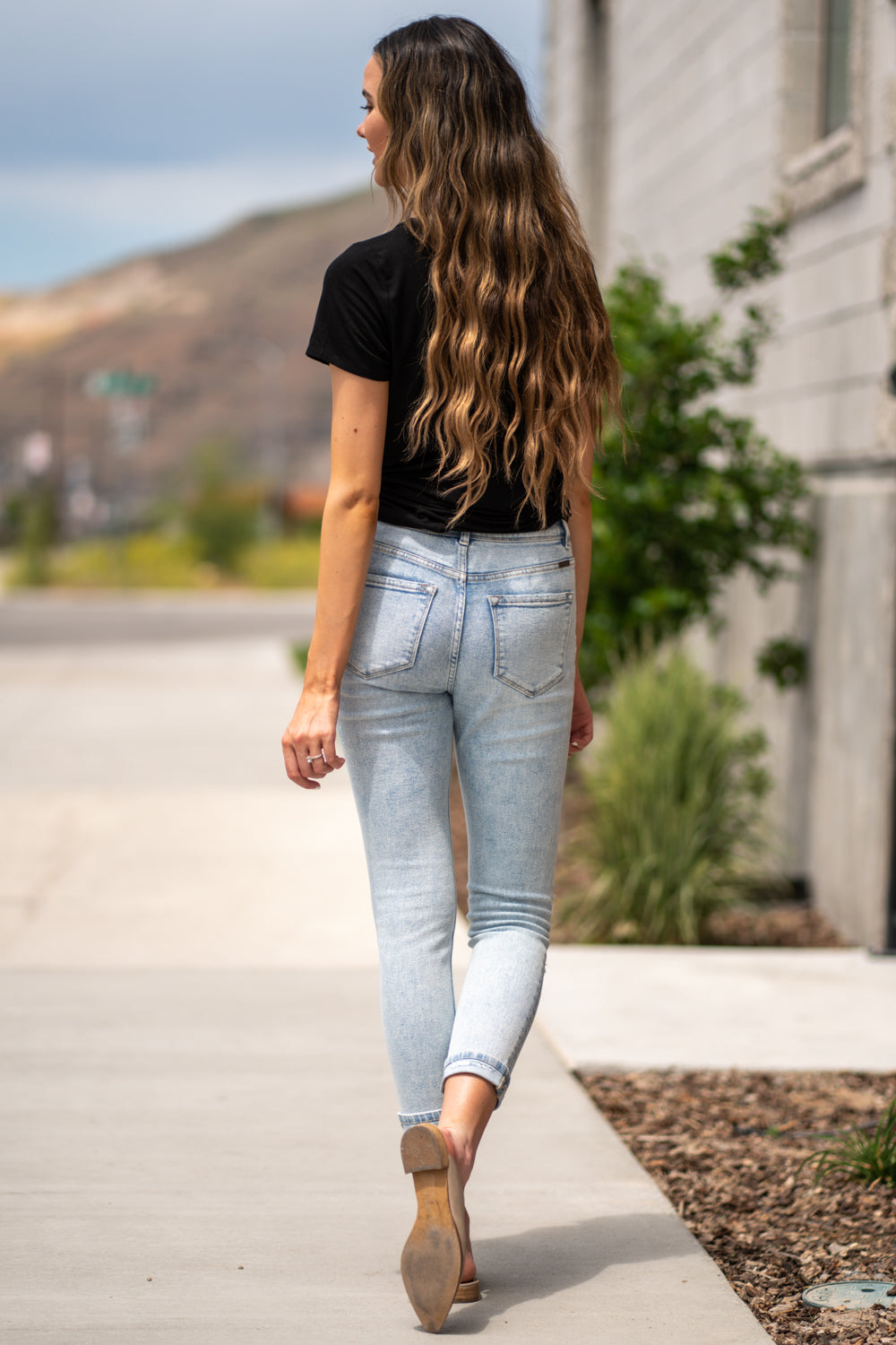 Kan Can Jeans  Collection: Summer 2020 Color: Acid Wash Cut: Ankle Skinny, 26" Inseam  Rise: High Rise, 10.5" Front Rise Stitching: Classic Fly: Zipper Style #: KC8594L Contact us for any additional measurements or sizing