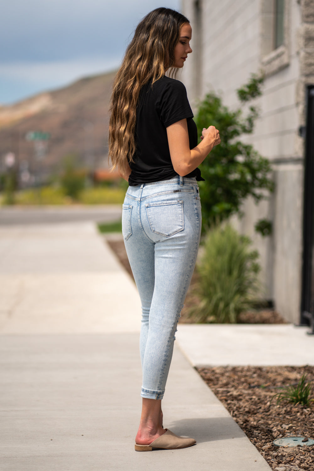 Kan Can Jeans  Collection: Summer 2020 Color: Acid Wash Cut: Ankle Skinny, 26" Inseam  Rise: High Rise, 10.5" Front Rise Stitching: Classic Fly: Zipper Style #: KC8594L