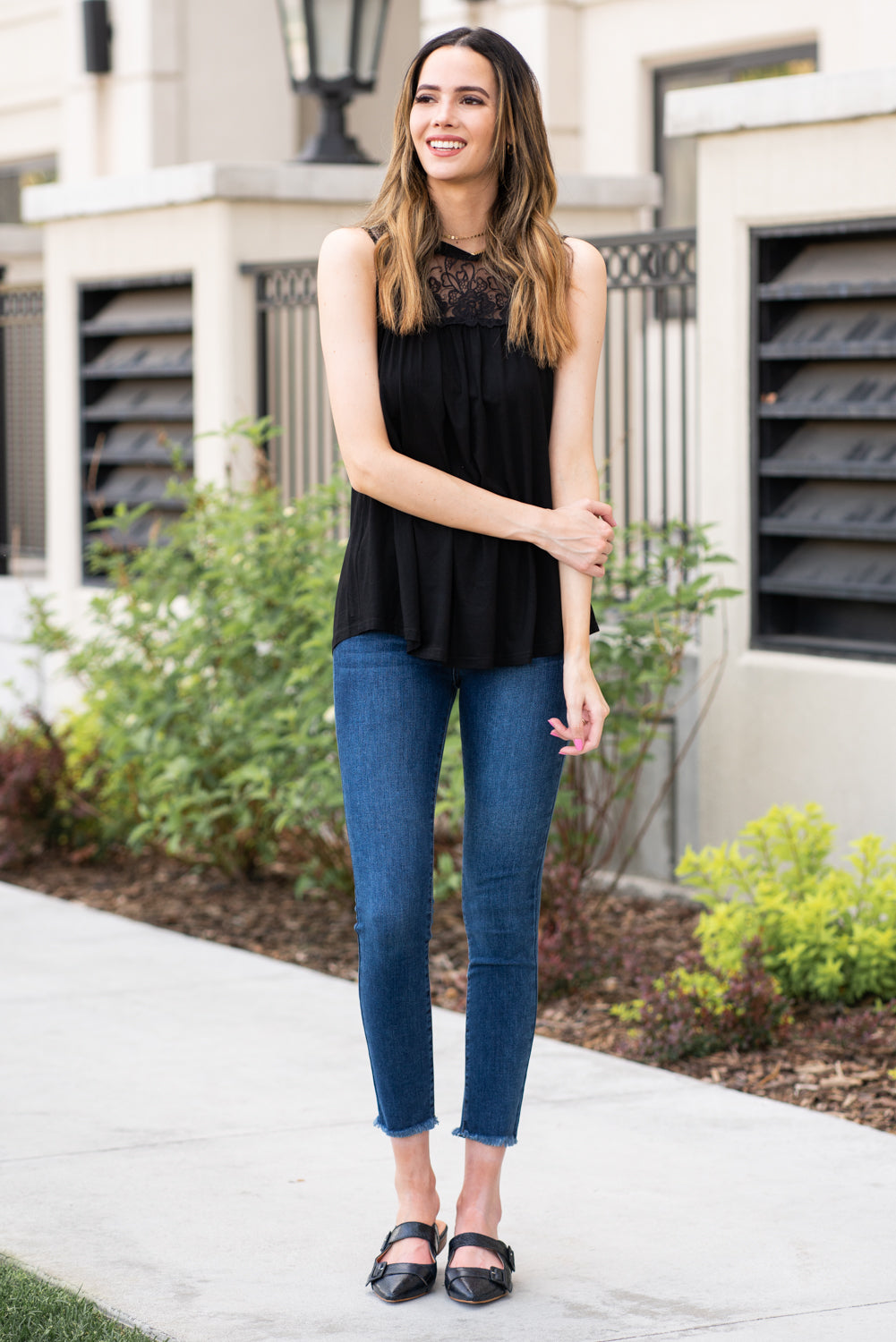 8 Ways to Wear Black Jeans In Spring - the gray details