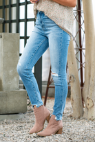 Denim by Zenana   Color: : Medium Blue Wash  Cut: Skinny Fit, 27" Inseam*  Rise: High-Rise, 10.25" Front Rise* 98% COTTON 2% SPANDEX Fly: Zipper Fly  Style #: DPP-1708MM Contact us for any additional measurements or sizing.   *Measured on the smallest size, measurements may vary by size.  