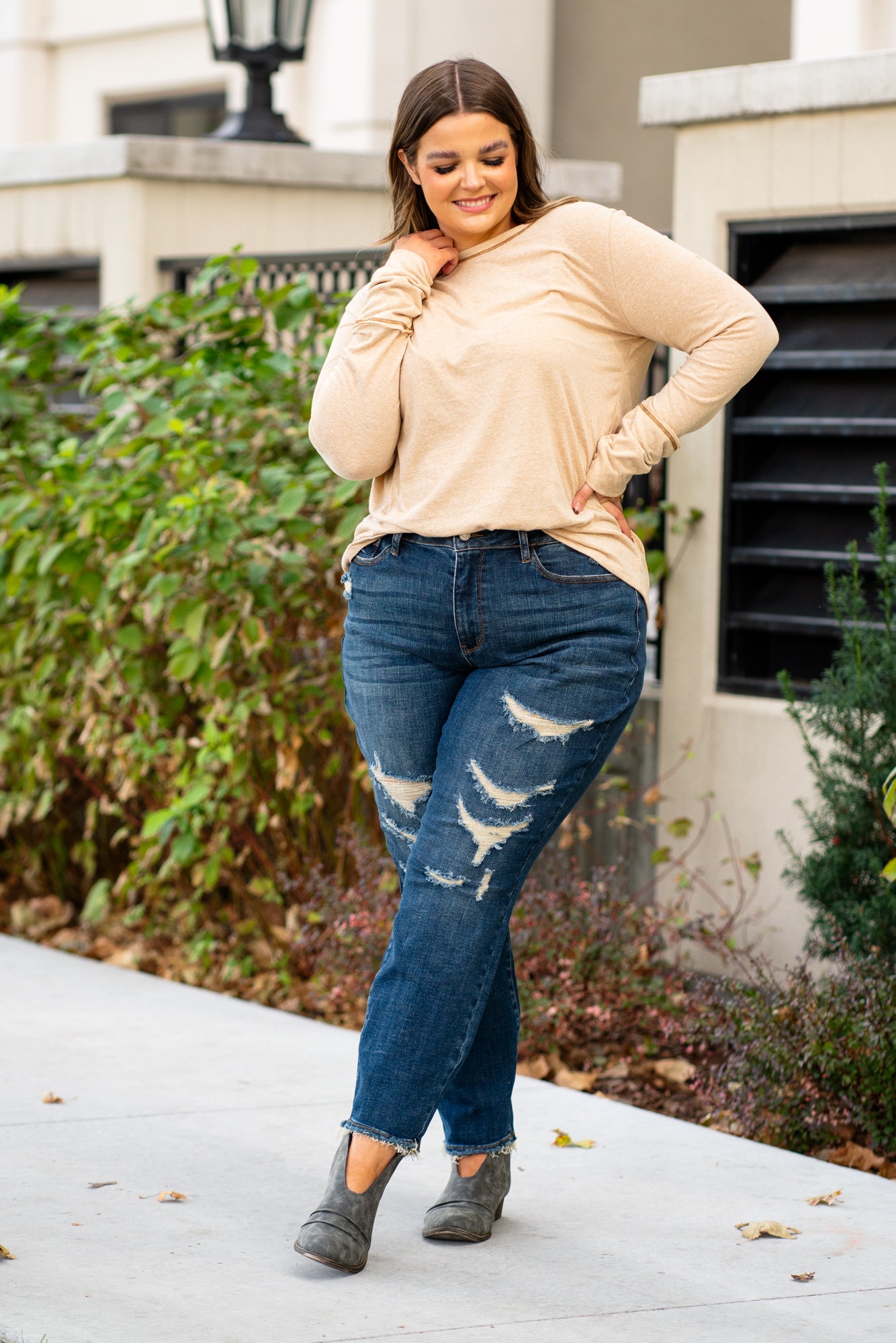 Distressed boyfriend best sale jeans plus size