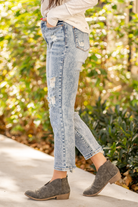 Judy Blue  Don't be afraid to wear high-waisted jeans, especially these boyfriend fit. With an acid wash and relaxed legs, these jeans will be your go-to! Pair with a graphic tee and tennies.   Color: Acid Blue Cut: Boyfriend, 28" Inseam* Rise: High Rise, 10.75" Front Rise* Material: 94% Cotton / 5% Polyester / 1% Spandex Machine Wash Separately In Cold Water Stitching: Classic Fly: Zipper  Style #: JB88281 , 88281