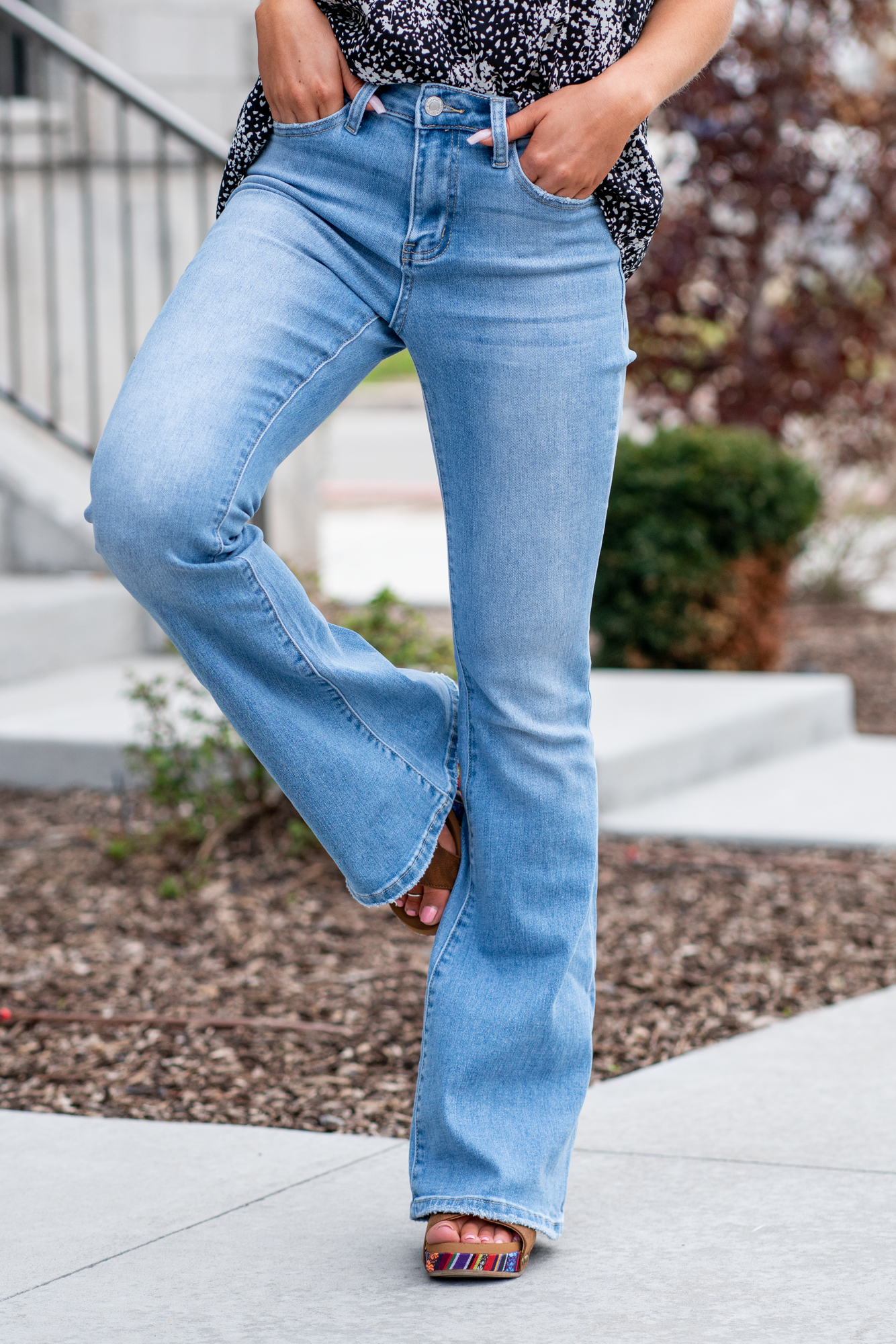 VERVET by Flying Monkey Jeans  Comfort-stretch denim, high rise waist, bell-bottom style, zipper fly closure and whiskering. Skinny, 34.5" Inseam* Rise: High Rise, 10" Front Rise* 98% Cotton, 2% Spandex Stitching: Classic Fly: Zipper Fly  Style #: V2812 Contact us for any additional measurements or sizing.    *Measured on the smallest size, measurements may vary by size. 