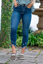 Kan Can Jeans  Color: Dark Wash Cut: Skinny, 27" Inseam* Rise: High-Rise, 10.5" Front Rise* Material: 49.3% COTTON, 21.1% TENCEL, 18.6% POLY, 10% RAYON, 1% LYCRA SPANDEX Stitching: Classic Fly: Zipper  Style #: KC9261D Contact us for any additional measurements or sizing.  *Measured on the smallest size, measurements may vary by size.