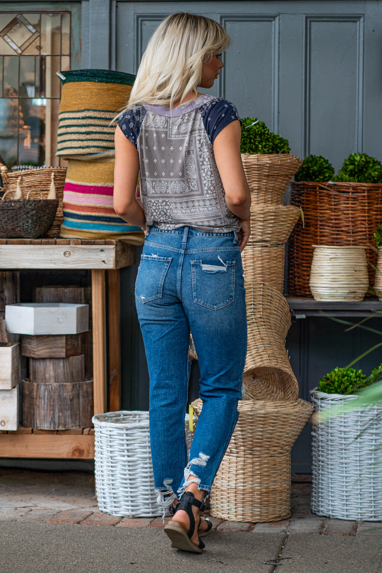 Flying Monkey Jeans  Comfortable stretchy denim with a slouchy fit makes these cute straight jeans perfect for everyday wear. Name: Lucid Dreams Cut: Straight Fit, 26.5" Inseam* Rise: High Rise, 11" Front Rise* 100% COTTON Fly: Zipper   Style #: F4089 Contact us for any additional measurements or sizing.  *Measured on the smallest size, measurements may vary by size. 