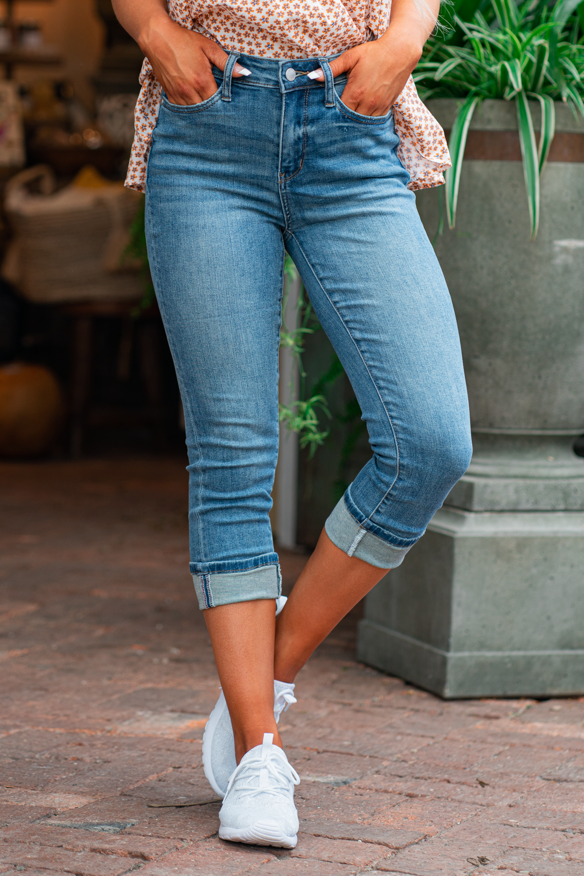 DECIVI Women Wide Leg Capris Jeans High Rise Cropped Denim Pants Loose Fit  Ankle Length with Pockets Blue at  Women's Jeans store