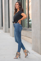 Hidden Jeans Collection: Fall 2020 Color: Medium Blue Cut: Skinny, 28" Inseam  Rise: High-Rise, 10.5" Front Rise 98% Cotton, 2% Spandex Machine Wash Separately In Cold Water Stitching: Classic Fly: Zipper Fly Style #: HD1187H Contact us for any additional measurements or sizing.  Chloe is 5’8" and 130 pounds. She wears a size 3 in jeans, a small top and 8.5 in shoes. She is wearing a 26/3 in these jeans.