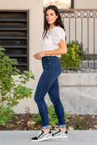 VERVET by Flying Monkey Jeans Collection: Fall 2020 Name: Plot Twist Skinny, 29" Inseam Rise: High Rise, 10" Front Rise 90.5% COTTON, 7.5% POLYESTER, 2% SPANDEX Machine Wash Separately In Cold Water Stitching: Classic Fly: Zipper Style #: VT1186 Contact us for any additional measurements or sizing.  Chloe is 5’8" and 130 pounds. She wears a size 3 in jeans, a small top and 8.5 in shoes. She wearing a size 26/3 in these jeans.